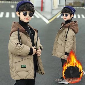 Abrigo de invierno para niños con chaqueta de algodón de felpa, chaqueta de algodón gruesa de plumón para niños de media a larga de moda, nuevo estilo de moda