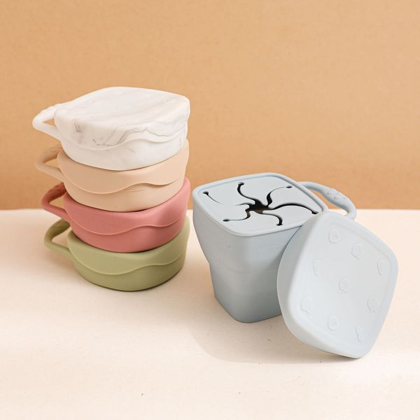 BPA gratuit bébé silicone plaque snack tasse ensemble anti-dérapant enfant plaque d'aspiration manche en bois cuillère en silicone bavoirs bébé alimentation vaisselle 231229