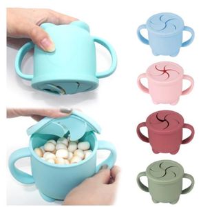 BPA gratis kinderen tuimelaars siliconen voedsel opbergdoos vaste kleur baby snack cups draagbare kinderen snacks container met deksel kinderen cup SN4526