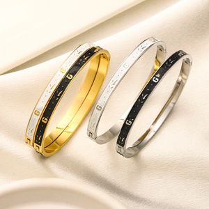 Bracelet 18K Gold Letter Bracelet Mens and Womens Couples bracelets argent argent de haute qualité plaquée en acier en acier diamant classique bracelets fête cadeau