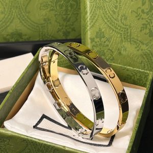 Bracelet Bracelet Bracelets De Charme Femmes Lettre Bijoux Plaqué En Acier Inoxydable Or 18 Carats Bracelet Manchette Accessoires De Fête De Mode avec Boîte