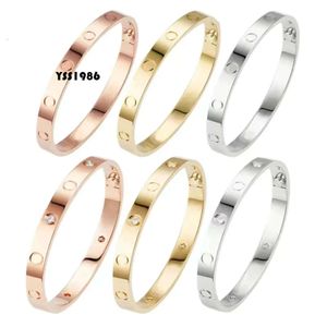 Bracelet armband Designer Sieraden 4CZ Diamant maat 16 tot 22 Goud Sier Rose Geplaatste roestvrij staal Fashion Lock Cuff voor vrouwen Men Vrouw Man Couple