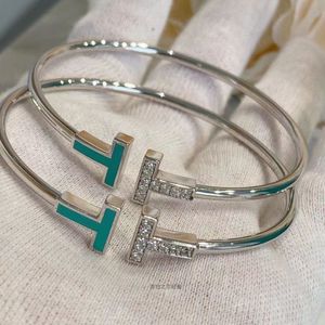 Bracelet bracelet de créateur bracelet de luxe lettre de créateur couleur unie diamant design bijoux aéré style polyvalent cadeaux de Noël superbe boîte très sympa