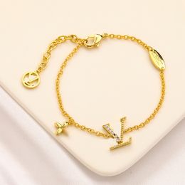 Diseñador de brazalete Joyas para mujeres Marca de lujo de tres estilo Collar de pendientes de 18 km de oro Cristal Hermana Hermana Diamante Fashion Farty Farty Farty Farty Farty