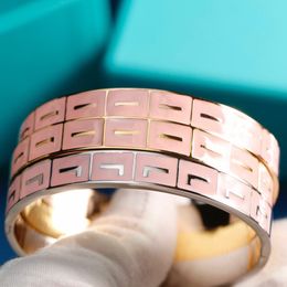 Bracelet designer bracelet de luxe femmes bijoux rose en acier inoxydable mode cadeau fête pour femmes hommes ongles bracelets argent classique designer bijoux