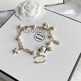 Armband Designer Luxe Charm Armbanden voor Vrouwen Parels Mode Trend Ornamenten Feest Verjaardagscadeaus UAJH