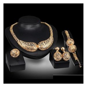 Armband oorbellen ketting online te koop vaste geometrie vorm sieraden sets witte edelsteen armband ringen 18k gouden familie van fou dhoqs