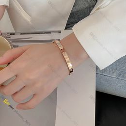 Diseñador de joyería de pulsera de uñas para femeninos Pulseras de joyería de diamante de tornillo Juego de joyería de acero de titanio que nunca se desvanece, no alérgico, oro/plata/rosa, tienda/21621802