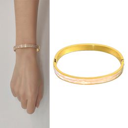 Pulsera para mujer Doble concha blanca natural Acero inoxidable Moda Popular Hombres Encanto Marca de lujo Pareja Encanto Accesorio Regalos Unisex Chica Manos Especial