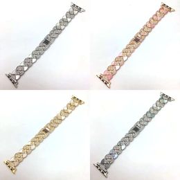 Bracelet Lad Diamond Metal Strap Watch Apple Watch 41mm 45mm 40 44mm 38 mm 42 mm Bands de surveillance bijoux incrustées pour iWatch Ser 8 7 6 5 SE 4 3 Bands de bracelets