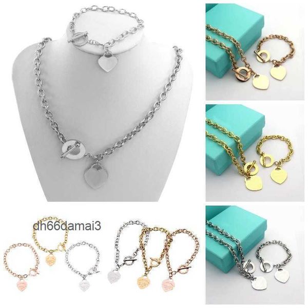 Bracelet Collier Cadeau de Noël 925 Sier Love S Set Déclaration Bijoux Coeur Pendentif Colliers Bangle Ensembles 2 en 1 Drop Deli Dhiwj JSZI