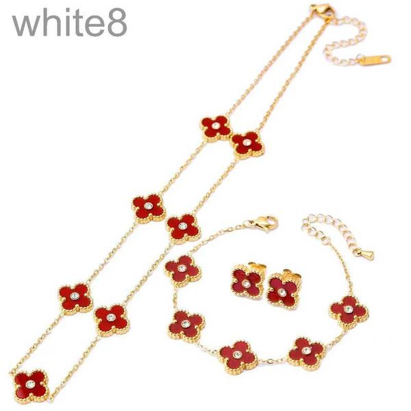 Bracelet Collier Designer Vent Trèfle Rouge Oreille Stud Ensemble Simple Tempérament En Acier Inoxydable Bijoux Z3CG