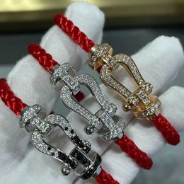 Bracelet Rose Gold en White Gold Fashion Light Luxury Diamond Paar Bracelet, alle casual high-end high-end 18cm lengte Horseshoe Buckle YQ240409