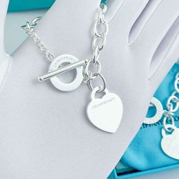 bracelet T's nouvelle boucle d'aiguille bracelet épais collier en forme de coeur étiquettes volantes pour hommes et femmes cadeau de nouvel an design bracelet de créateur de luxe léger