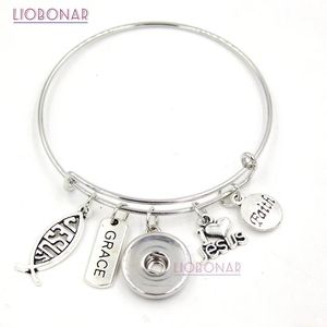 Armbanden 10 STKS Christelijk Geloof Inspirerende Charms Ik hou van Jezus Armbanden Verwisselbare Snap Sieraden Armbanden Voor Vrouwen Geschenken Groothandel