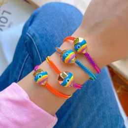 Bracelets 5pcs faits à la main Bracet de corde tressée colorée