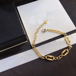 Bracelets Bangle Designer de lujo Carta clásica de 18k Gold de acero inoxidable Femenino de boda Amantes de regalos Accesorios al por mayor L053