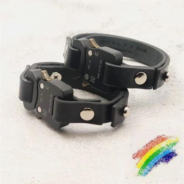 Bracelets noir ALYX boucle Bracelet hommes femmes 1:1 meilleure qualité en cuir de vache 1017 ALYX 9SM Bracelets classique presse bouton en métal