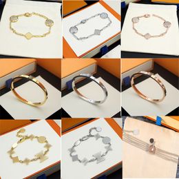 Pulseras Pulseras con dijes Diseñador de lujo Como elegante pulsera para mujer oro plata moda carta colgante pulsera boda joyería de alta calidad