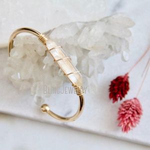 Armbanden Clear Quartz Bangle Wire Wrapped Armband Goud of Rose Gold Guff Bangle Crystal Point Manchetarmband