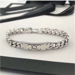 diseñador de pulseras para mujerLuxury Classic Charm bracelet Silver G Accesorio Pulsera Pulsera de calavera para hombres y mujeres Regalo de vacaciones