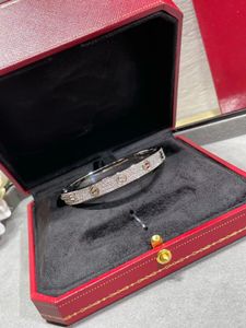Bracelets Designer Vis Bracelet Fashion Luxury Brangle Trendy Bangle 18K Gold plaqué en acier en acier pour femmes Bracelets à ongles Silver Classic Designer Jewelry