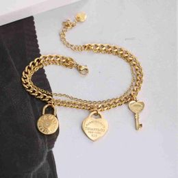 Bracelets Fashion Designer Collier Top Steel Version coréenne Gold T Lettrage de famille Love Small Lock Key Double Layer Brac 9524 4JVK