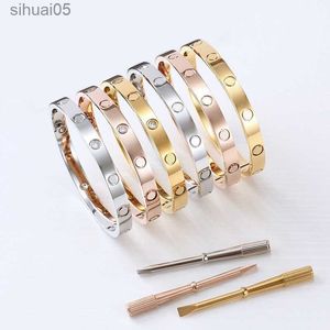 Bracelets femme un ensemble d'emballage bracelet en acier inoxydable hommes mode saint valentin pour petite amie en gros 240228