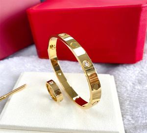 Bracelets for Women Cadeaux de Noël Accessoires Braceuses de créateurs Bracelets de luxe Bangles Couple de mariage Bijoux Prom Fashion FRI6213304