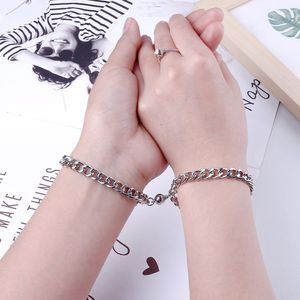 Bracelets pour femme et homme, bijoux manchette de Couple, Vintage, chaînes de couleur argent, cœur magnétique, coréen, tendance 2022