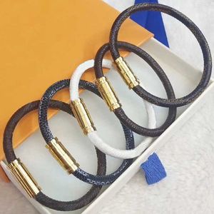 Bracelets Haute Qualité Designer Classique Plaid En Cuir Corde femmes et hommes Métal Serrure Tête Or Boucle Magnétique Bracelet Mode Simple