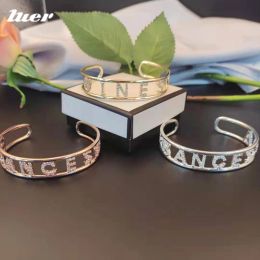 Armbanden luer aangepaste letternaam armband/gepersonaliseerde armbanden Rhinestone/Men dames roestvrijstalen armbanden kristallen letters cadeau