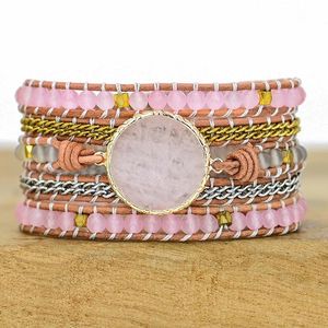 Armbanden Natuurlijke meerlagige ronde roze kristallen wikkelarmband Healing Opal Bead Meditatie Inspirerende armband Lederen wikkelcadeau