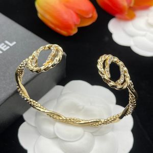 Armbanden dames designer brief hol uit open armband sieraden 18k goud vergulde roestvrijstalen kristallen manchet armband polsband bruiloft geschenken accessoires