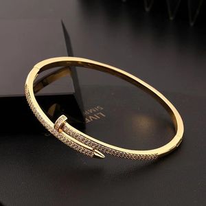 Bracelhigh -kwaliteit voor uw keuzeet Designer armbanden Alphabet Design Valentine Gift Noble en Elegant Women Bracelet Good