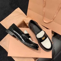 Petites chaussures en cuir à bout rond, chaussures Mary Jane assorties, de marque, style britannique, nouvelle collection printemps 2023