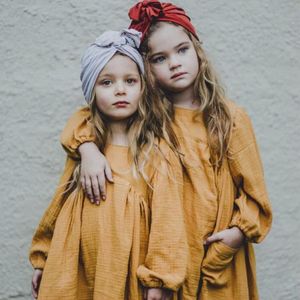 Marque bébé fille vêtements automne Ins Style EuropeanAmerica solide s robe enfant en bas âge enfants décontracté lin princesse 210429