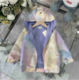 Marca de chaqueta para bebés Diseñador de niños Tamaño del abrigo 100-160 Rainbow Gradiente de ropa solar ropa de dibujos animados diseño de sombrero de oso para niños Jan10