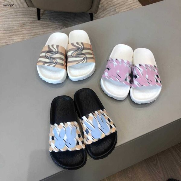 Brand Baby Slippers plusieurs styles pour choisir des chaussures pour enfants tailles 26-35, y compris la boîte à chaussures Sandales de garçons de haute qualité de haute qualité 24Pril