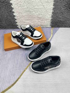 Merk baby sneakers geometrische logo decoratie kinderschoenen maat 26-35 doosbeveiliging zwart en witte jongens casual schoenen 24april