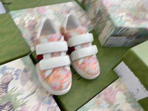 Marque Baby Sneakers Small Floral Pattern Kids Chaussures Taille 26-35 Brand de marque Boucle de boucle de boucle