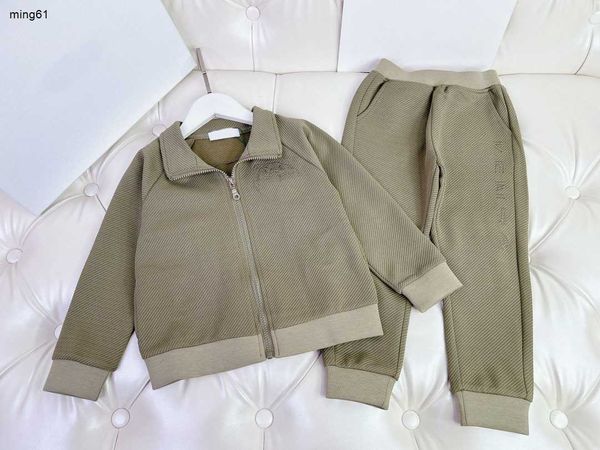 Marca bebé Chándal Color sólido solapa ropa de diseñador para niños Tamaño 110-160 Patrón de animales bordado chaqueta y pantalones para niños Nov25