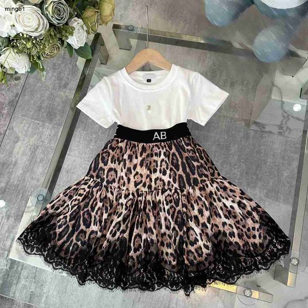 Marca de la marca Baby Sights Design Design Girls Traje de ropa para niños Tamaño de ropa de diseñador de 90-150 cm Camiseta y leopardo Falda corta 24 abril