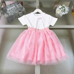 Marque Baby Tracksuits Girls Dress Kids Designer Clothes Taille 90-150 cm T-shirt de logo brodé rose et jupe en dentelle rose 24april