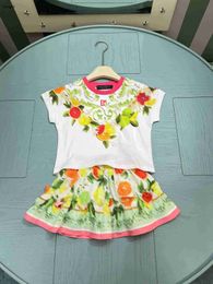 Marca de chándal para bebés Summer Girls Vestido para niños Diseñador Tamaño de ropa de 100-160 cm Camiseta de estampado de flores de naranja y falda corta 24 de mayo