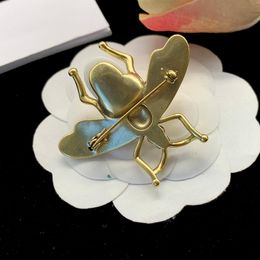 Merk Bee Broche Dames Vintage Koperen Parel Hanger Prachtige Honing Charm Broche Fashion Party Accessoire met Geschenkdoos