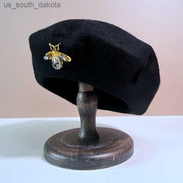 Merk Bee Mode Baret Hoed Vrouwen winter Wol Dikke Baretten Kunstenaar Franse Schilder Cap Meisjes gorra motorkap de marque de luxe L230523