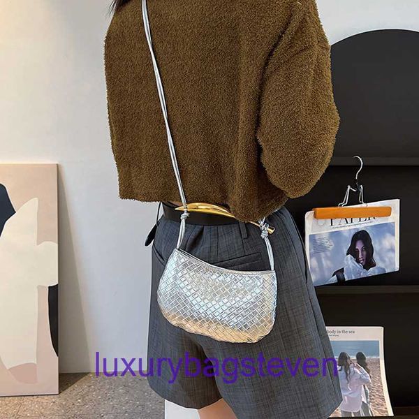 Marque Bottgs's Vents's sardine Sacs fourre-tout pour femmes boutique en ligne Sac tissé pour femme 2023 Nouveau printemps été Tidy One épaule Cross body Sac à main Femal avec vrai logo AL2X