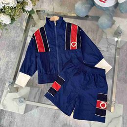 Merk jongens trainingspakken kinderjas set babykleding Maat 90-160 CM tweedelige set Jas met lange mouwen en casual shorts 24Mar