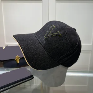 Brand Cap Designer Cap Hat de luxe Haute qualité Couleur solide Casquette Design Hat Fashion Versatile Casual Style Seaside Beach Hat Multi style très gentil